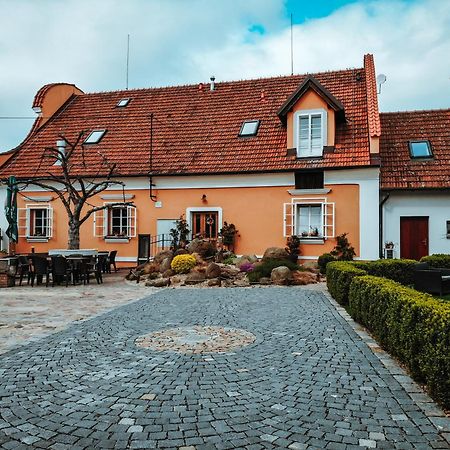 Restaurace Cp.2 Otel Slapy  Dış mekan fotoğraf